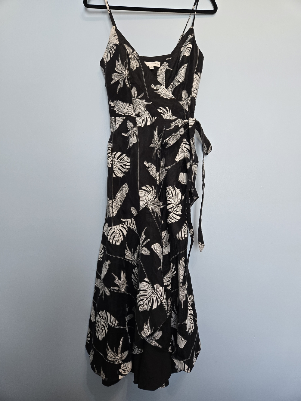 Dress the Population Delphine Black & White Tropical Wrap Dress - Picture 2 of 6